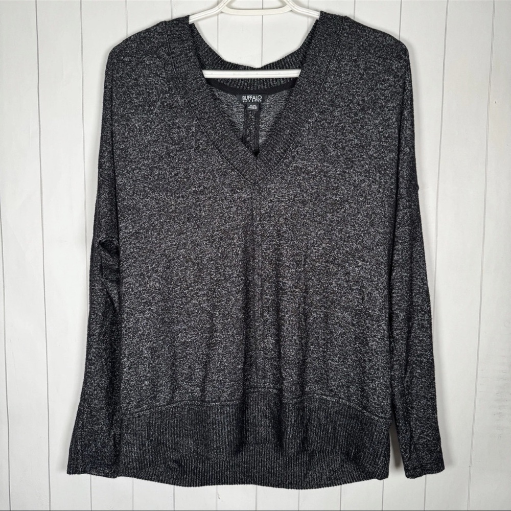 Buffalo David Bitton Gray V-neck Sweater Cozy Minimalist Classic Layering‎ Top M